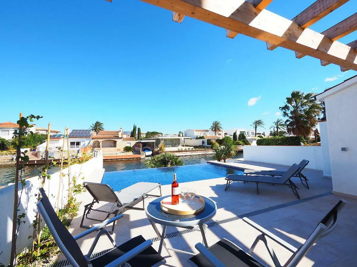 Holiday Home Alberes By Interhome Empuriabrava